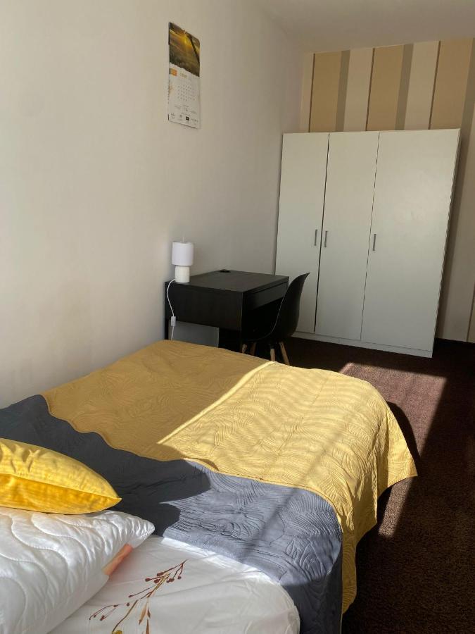 Pokoje Do Wynajecia - Podwislocze 24 Rzeszów Eksteriør billede